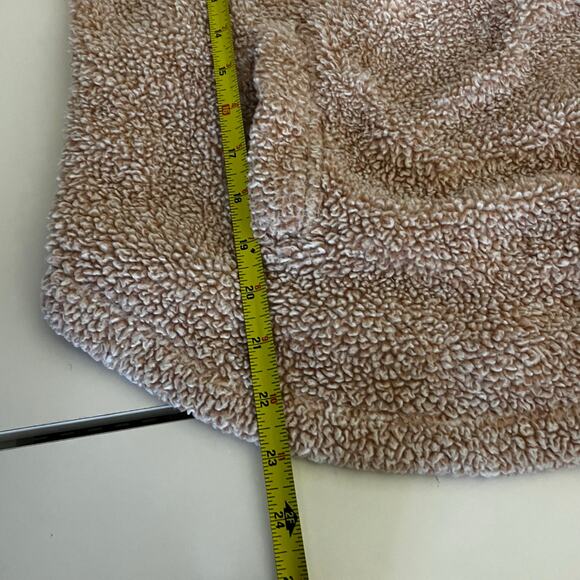 Maurice’s Light Pink Faux Fur Pullover with Rose Gold Snaps – Women’s XL EUC - Picture 7 of 7